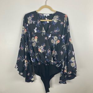 RO & DE bodysuit blouse black with floral pattern dramatic bat wing sleeves